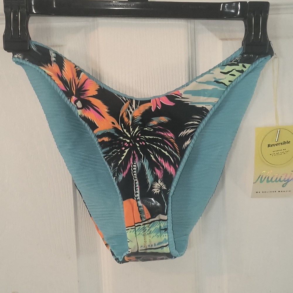 Maaji Sea Blue Splendour Reversible Bikini Bottom Size S NWT - Picture 5 of 7